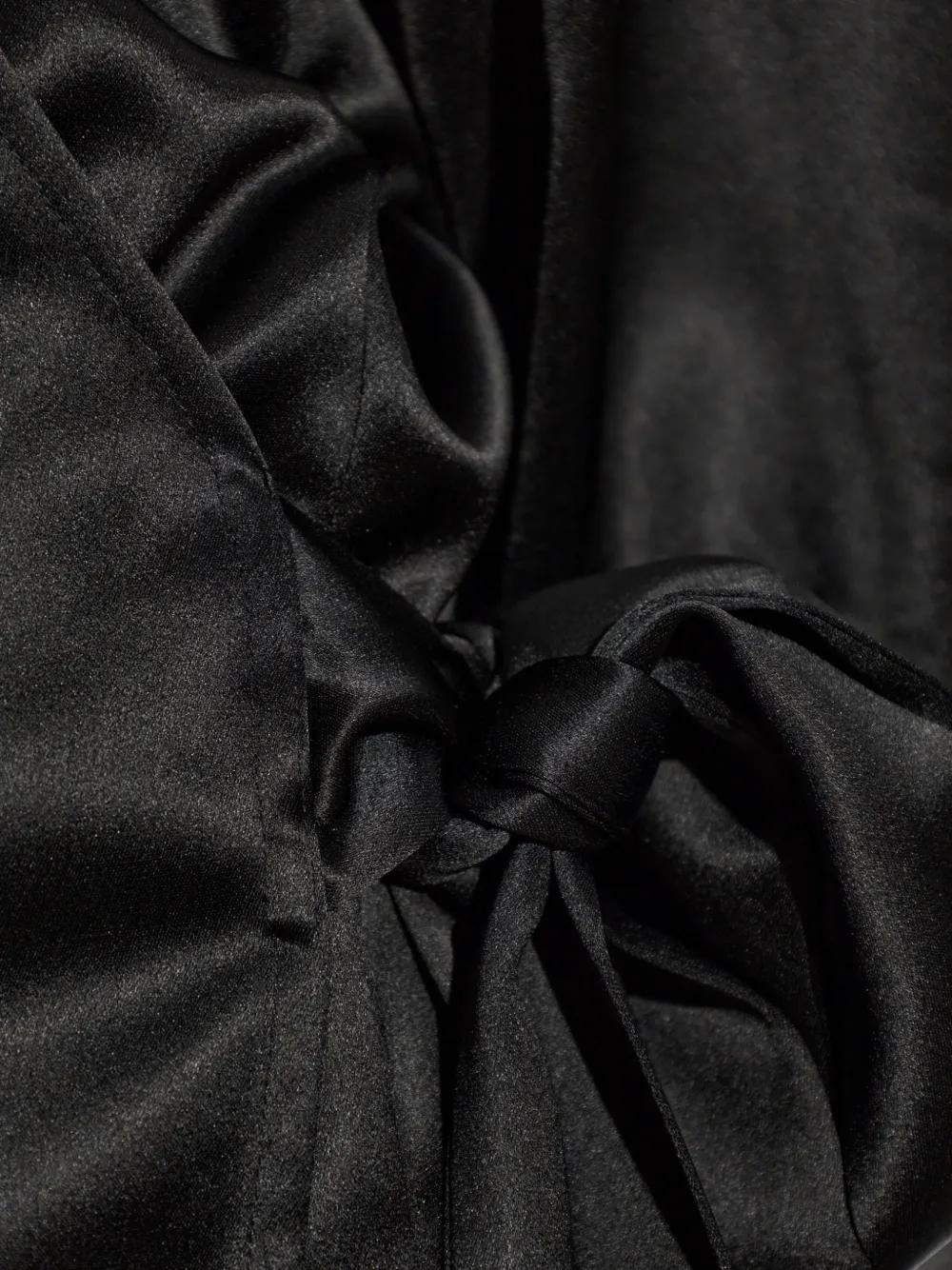 By Malene Birger Pacey wikkelblouse met gestrikte zijkant Zwart
