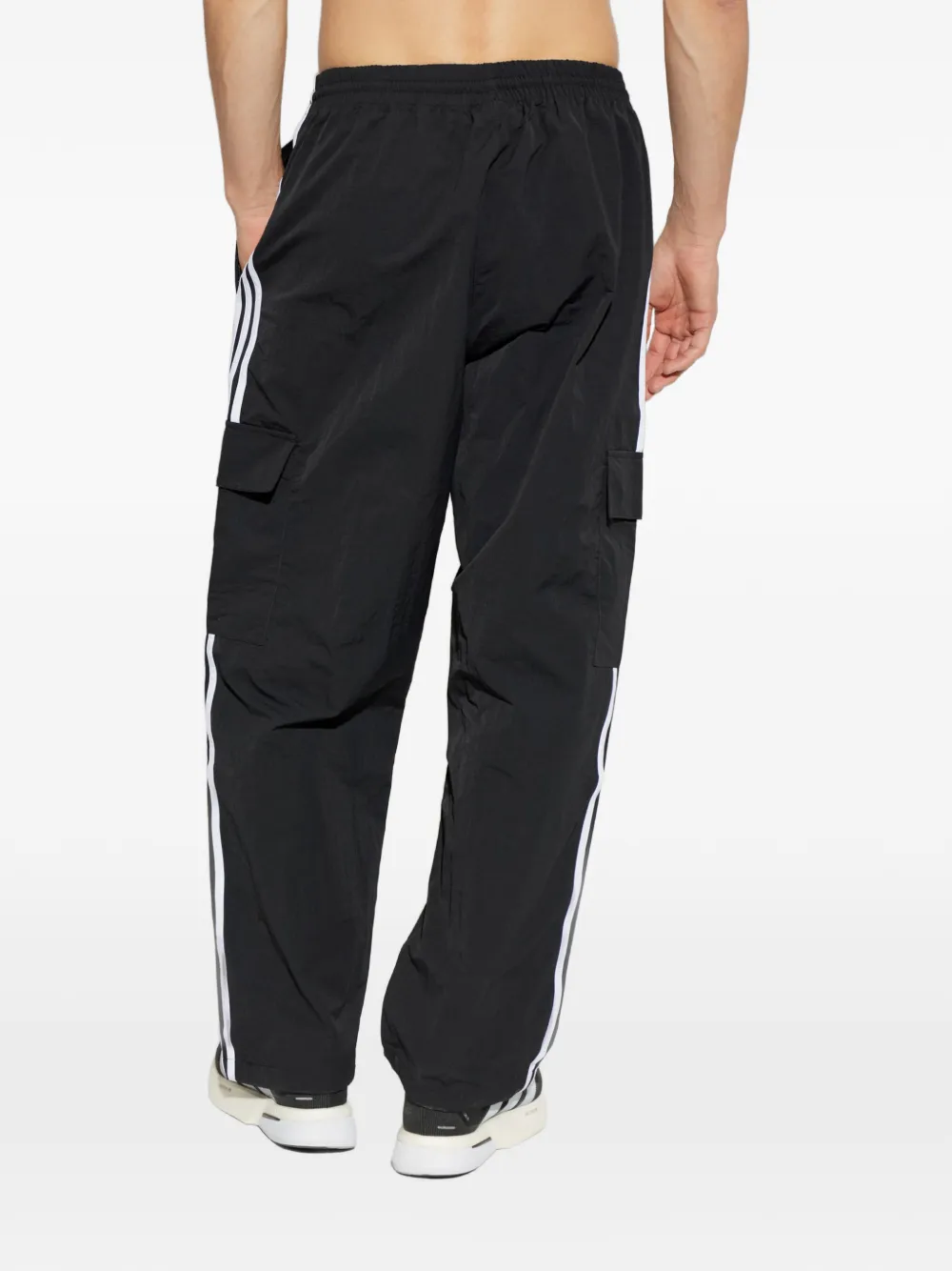 adidas logo-embroidered side-stripe cargo pants Zwart
