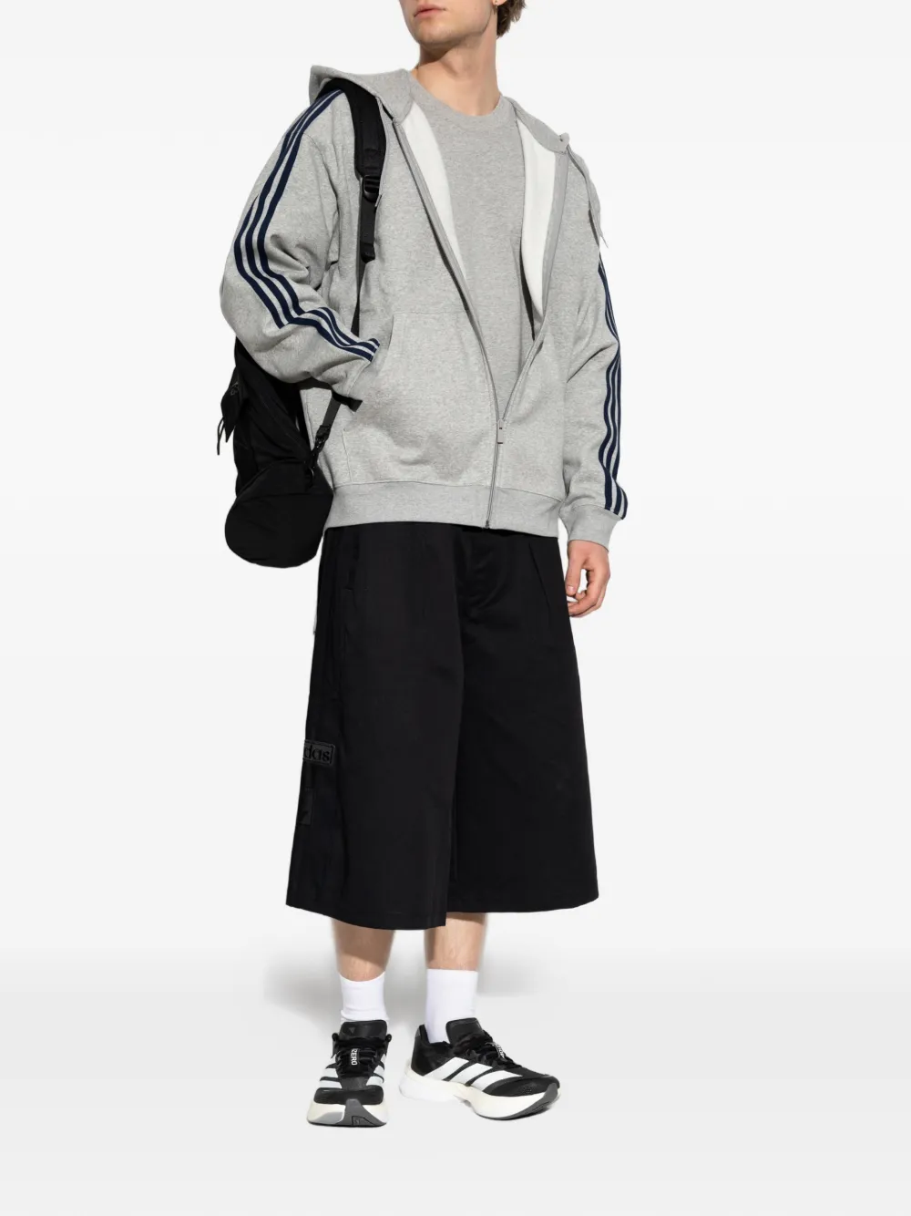 adidas T-shirt met logo Grijs