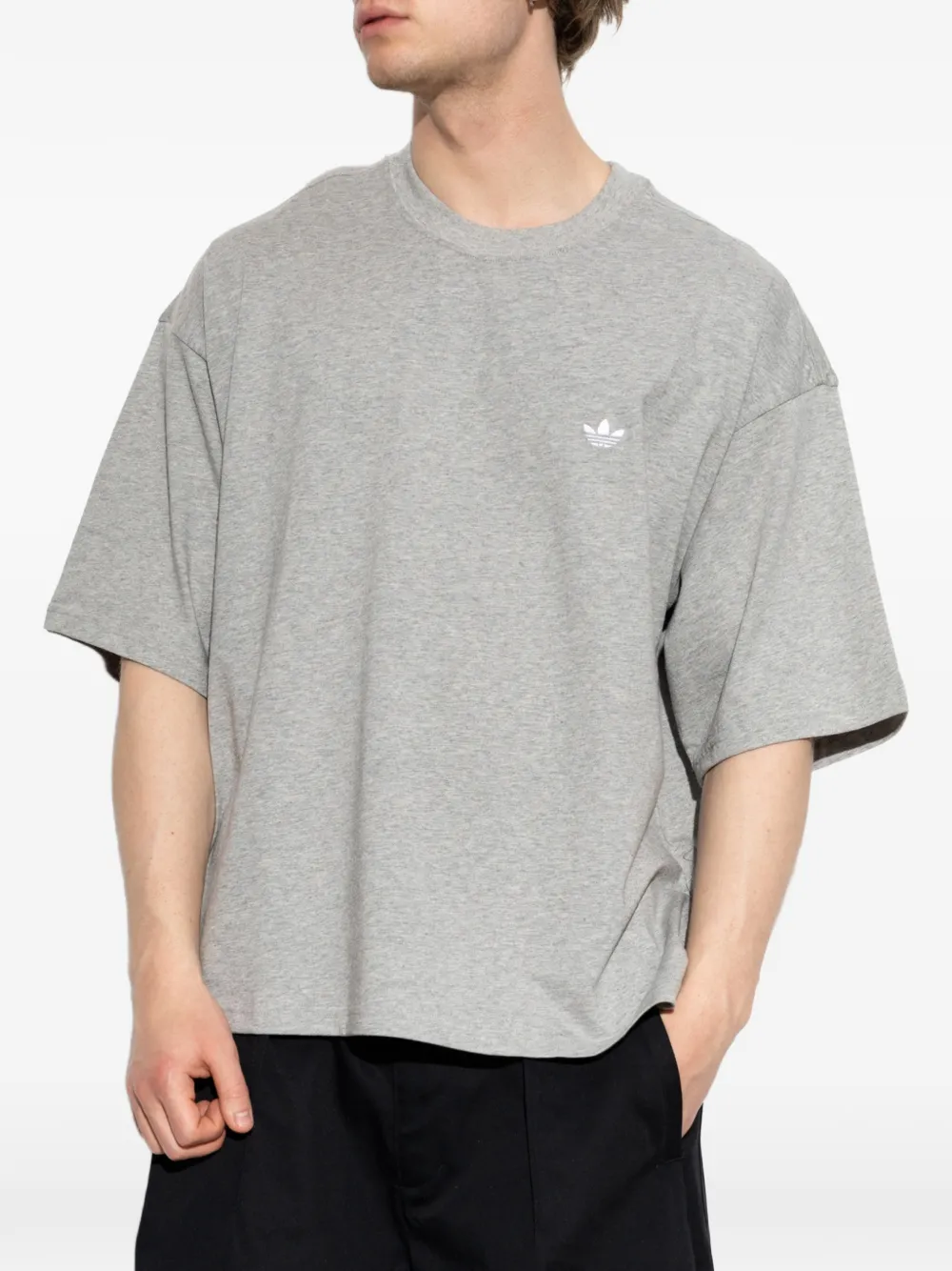 adidas T-shirt met logo Grijs