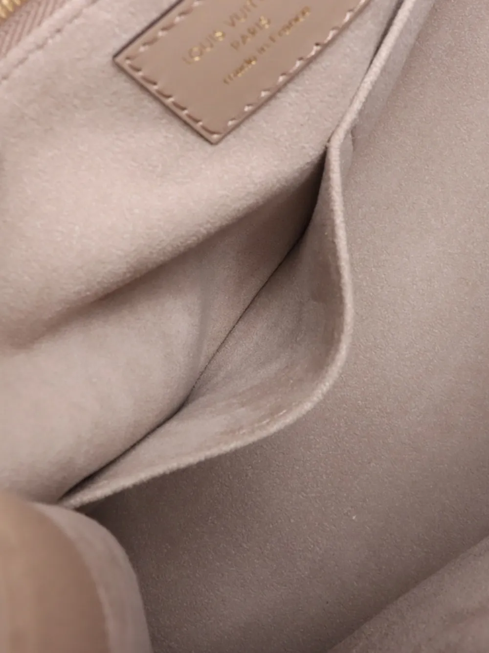  Louis Vuitton Pre-owned Borsa A Tracolla Onthego Mm In Pelle Empreinte Con Monogramma 2021-2026 - Toni Neutri 