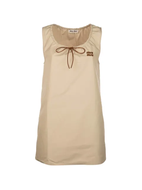 Miu Miu vestido corto con parche del logo