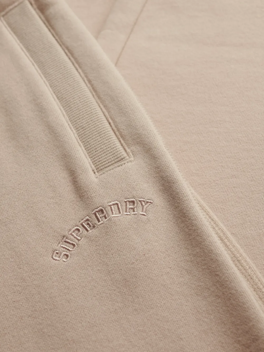 Superdry Trainingsbroek met geborduurd logo Beige