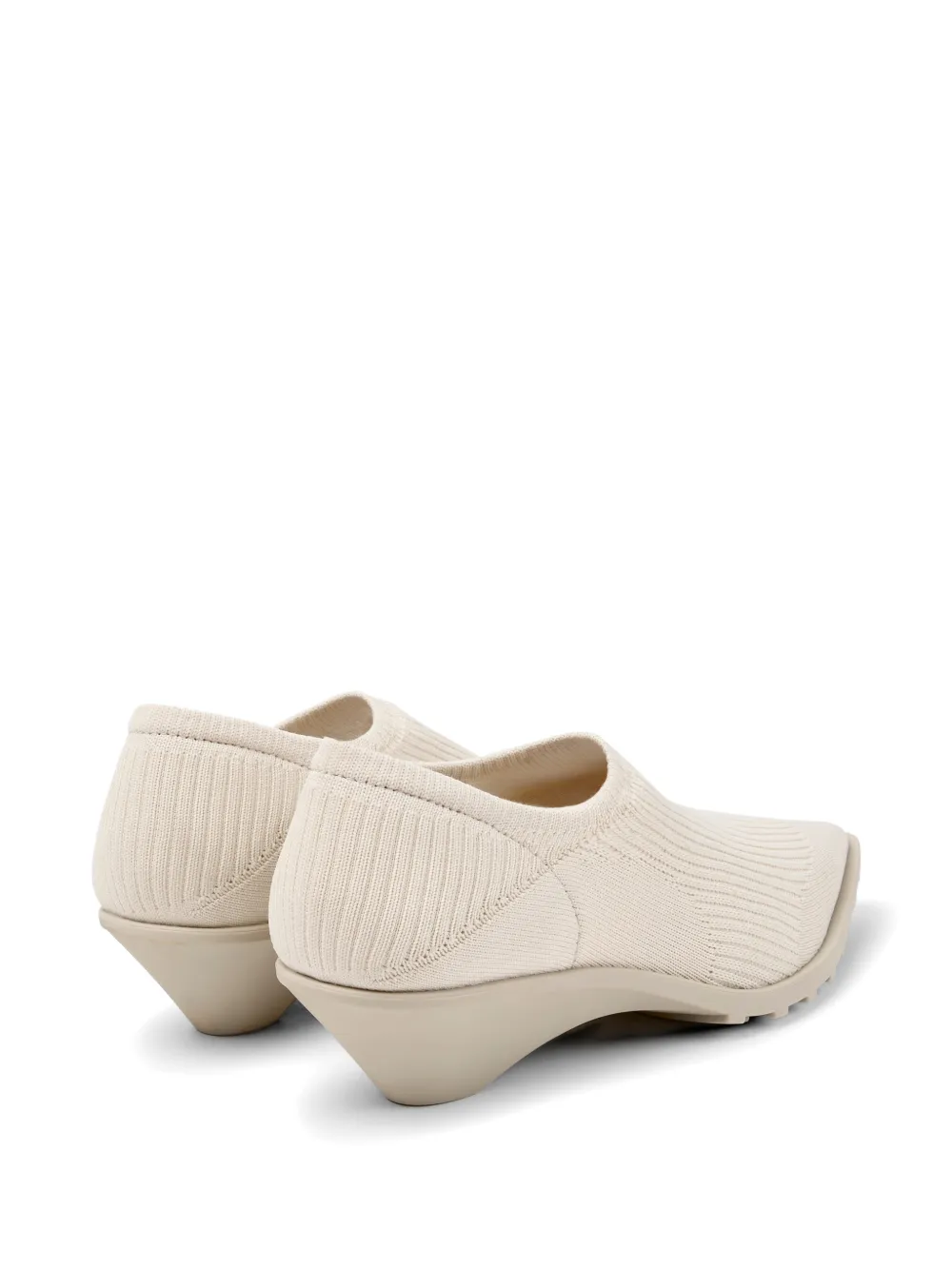 Camper x Issey Miyake Anna geribbelde loafers met puntige neus Beige