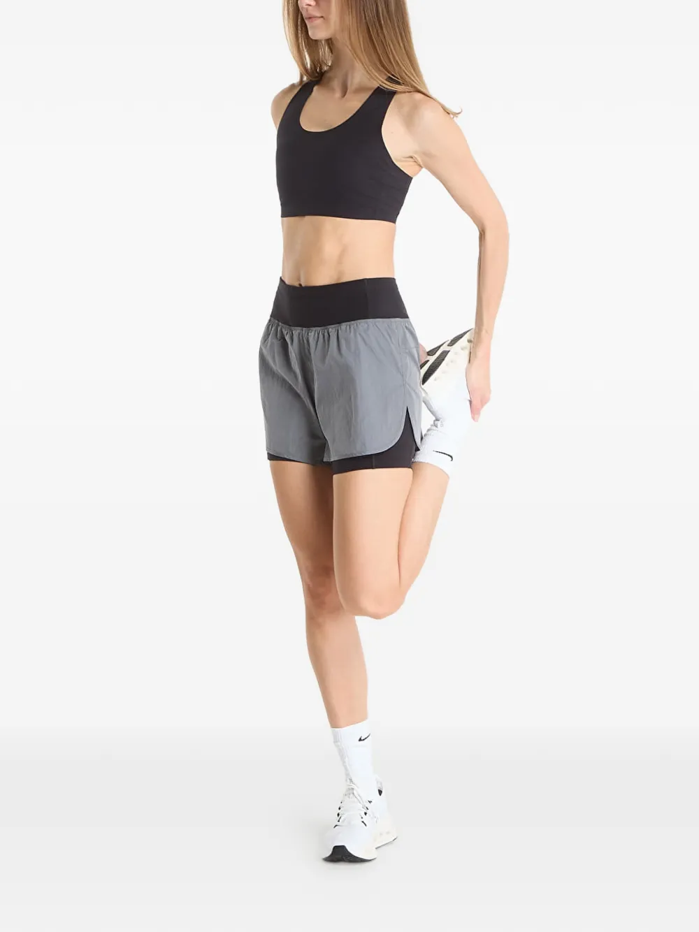 On Volt Performance shorts Grijs