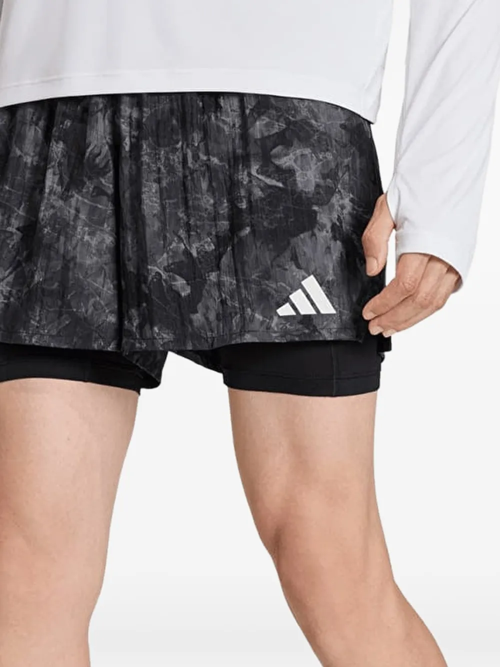 adidas Adi365 spray-dye shorts Zwart
