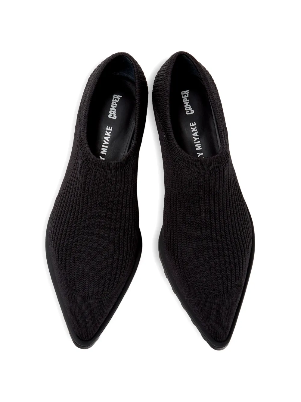Camper x Issey Miyake Anna geribbelde loafers met puntige neus Zwart