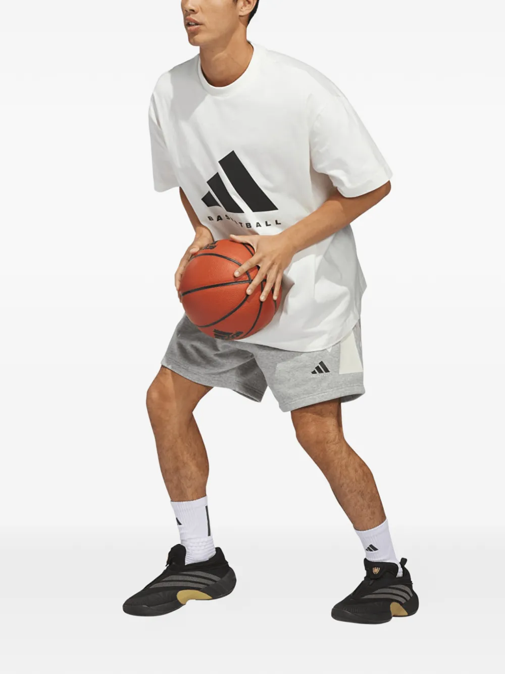 adidas Basketball logo-print T-shirt Wit