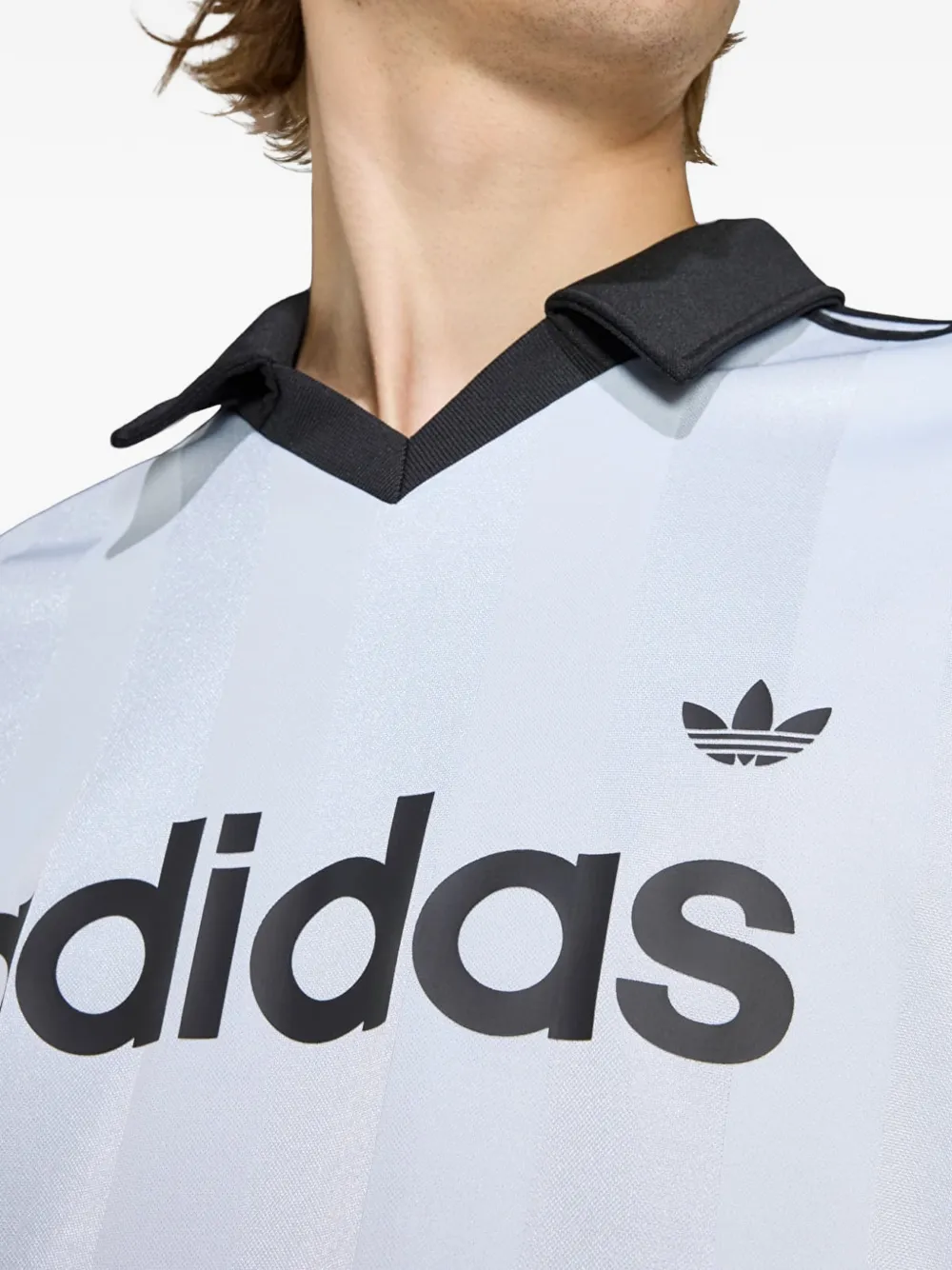 adidas Archive T-shirt met gespreide kraag Wit