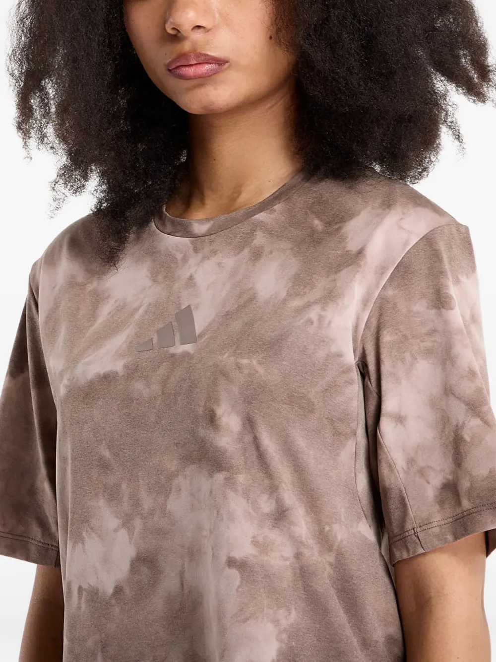 adidas Terrex Multi T-shirt met sprayprint Beige