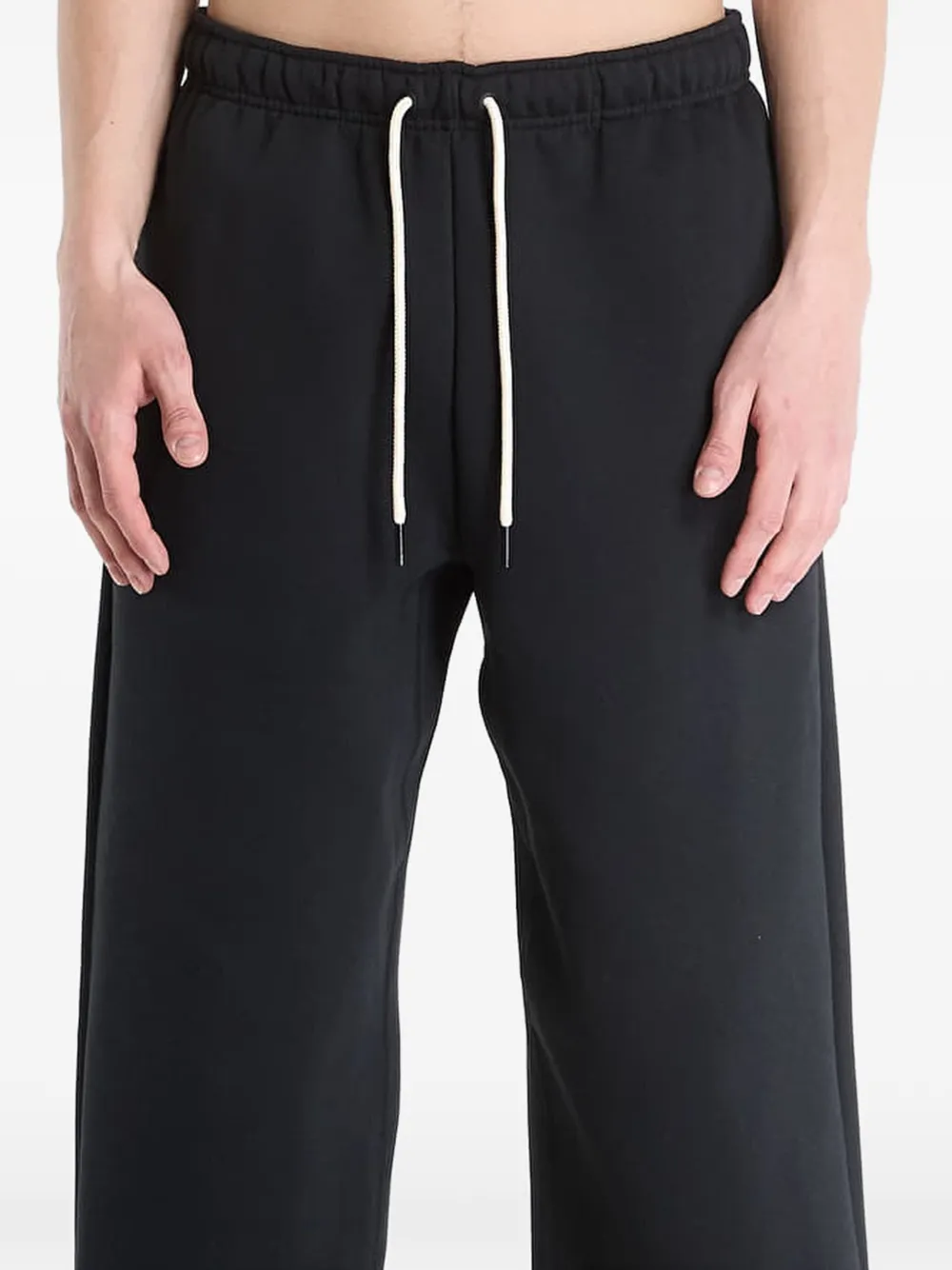 Nike Standard Issue trainingsbroek met open afwerking Zwart
