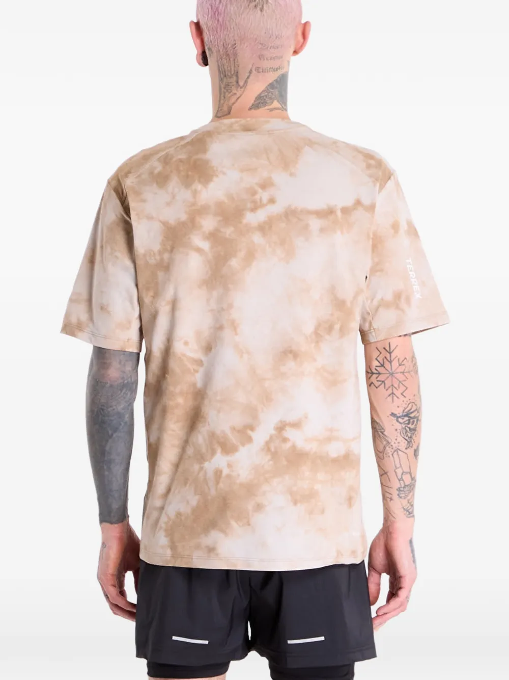 adidas Terrex T-shirt met verfspray Beige