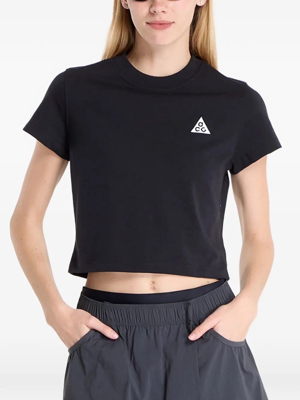 Nike ACG cropped T-shirt Zwart