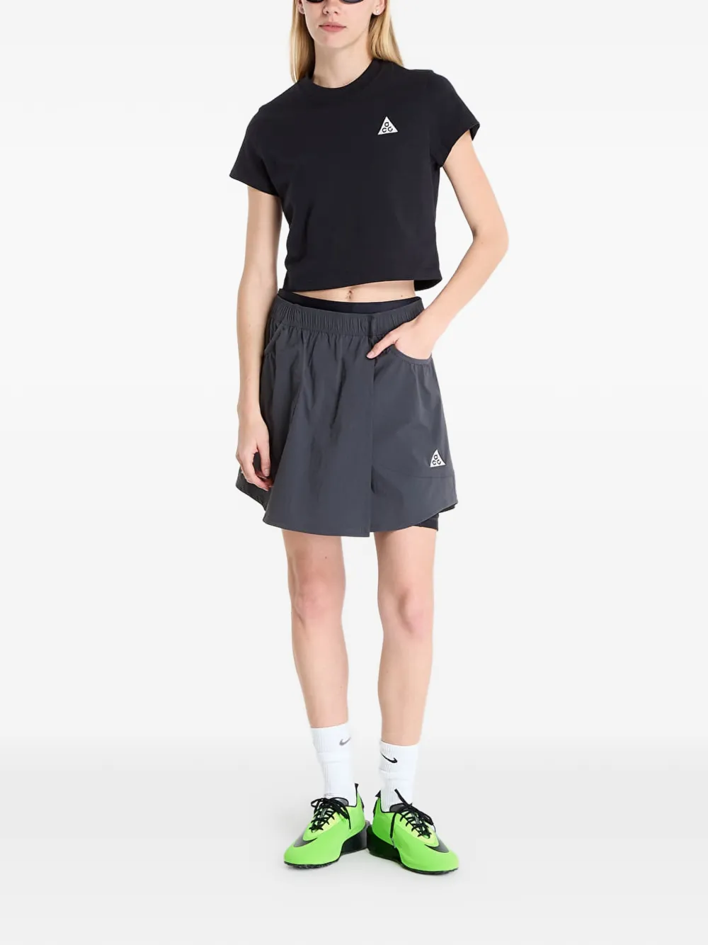 Nike ACG cropped T-shirt Zwart