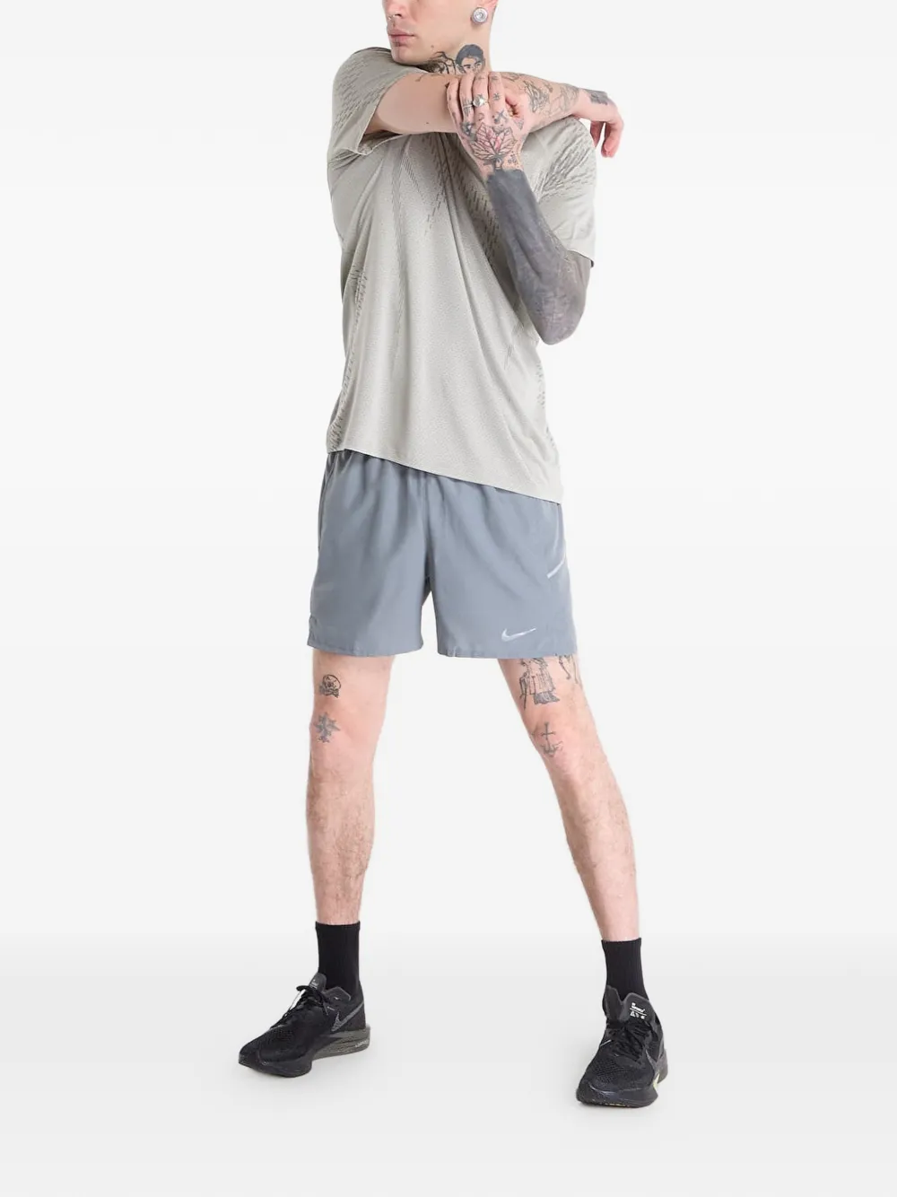 Nike Dri-FIT Miler shorts Grijs