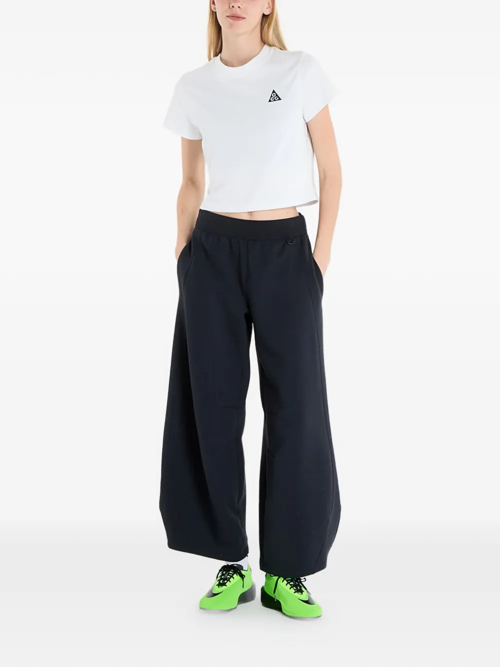 Nike Cropped T-shirt met ACG logoprint Wit