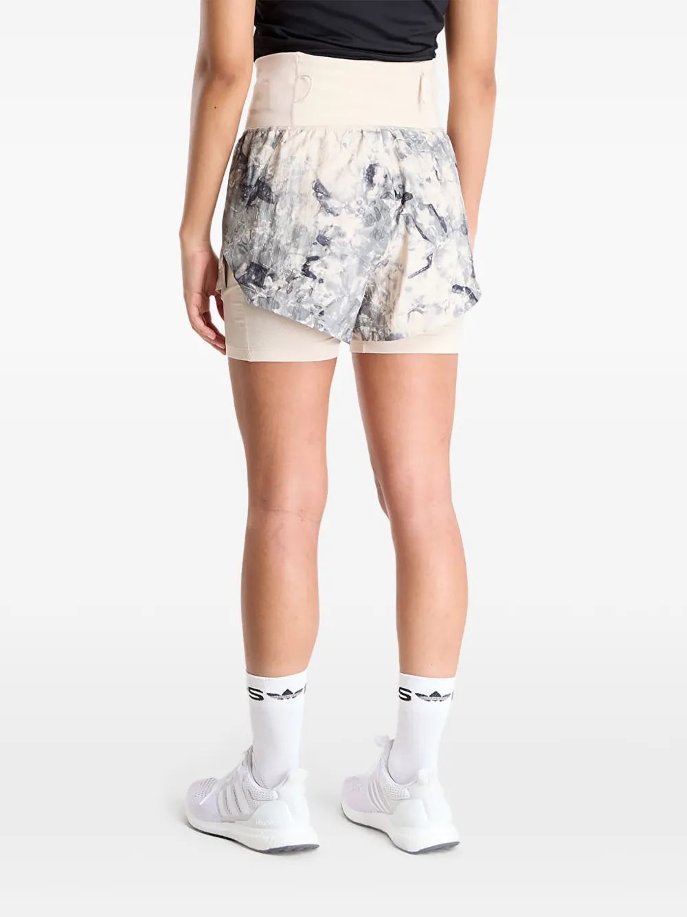 adidas Adi365 shorts met verfspray Beige