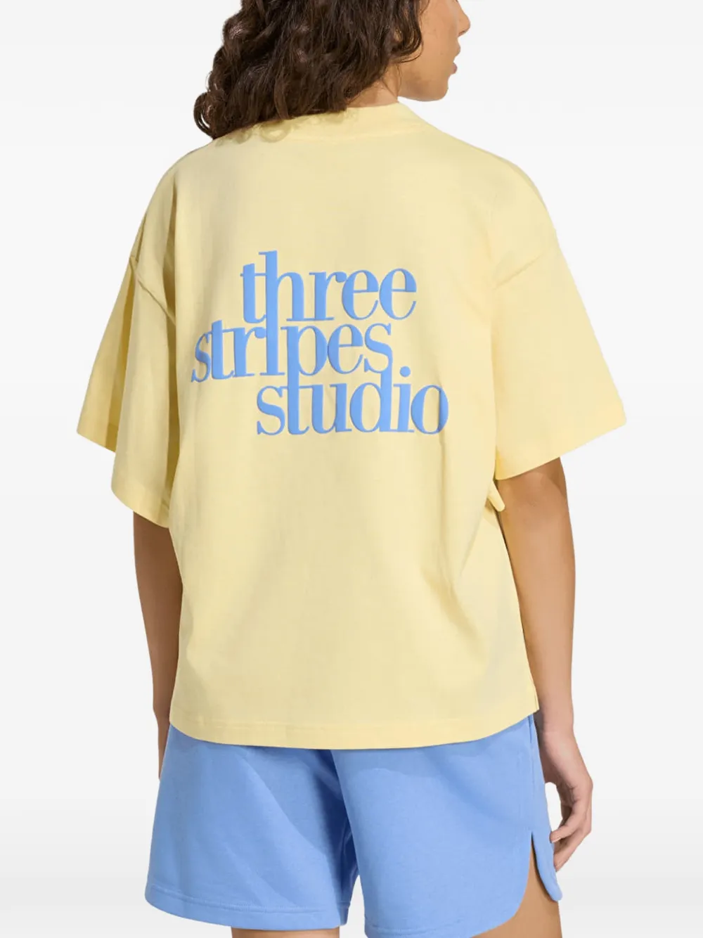 adidas Studio Boyfriend logo-print T-shirt Geel