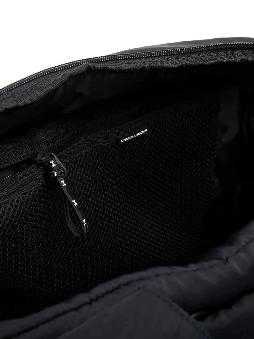 Under Armour Studio Soft gewatteerde reistas Zwart