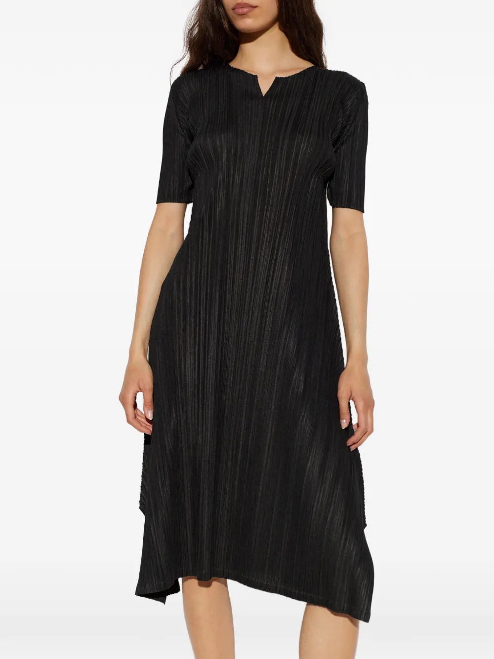 Pleats Please Issey Miyake Asymmetrische geplooide jurk met korte mouwen Zwart