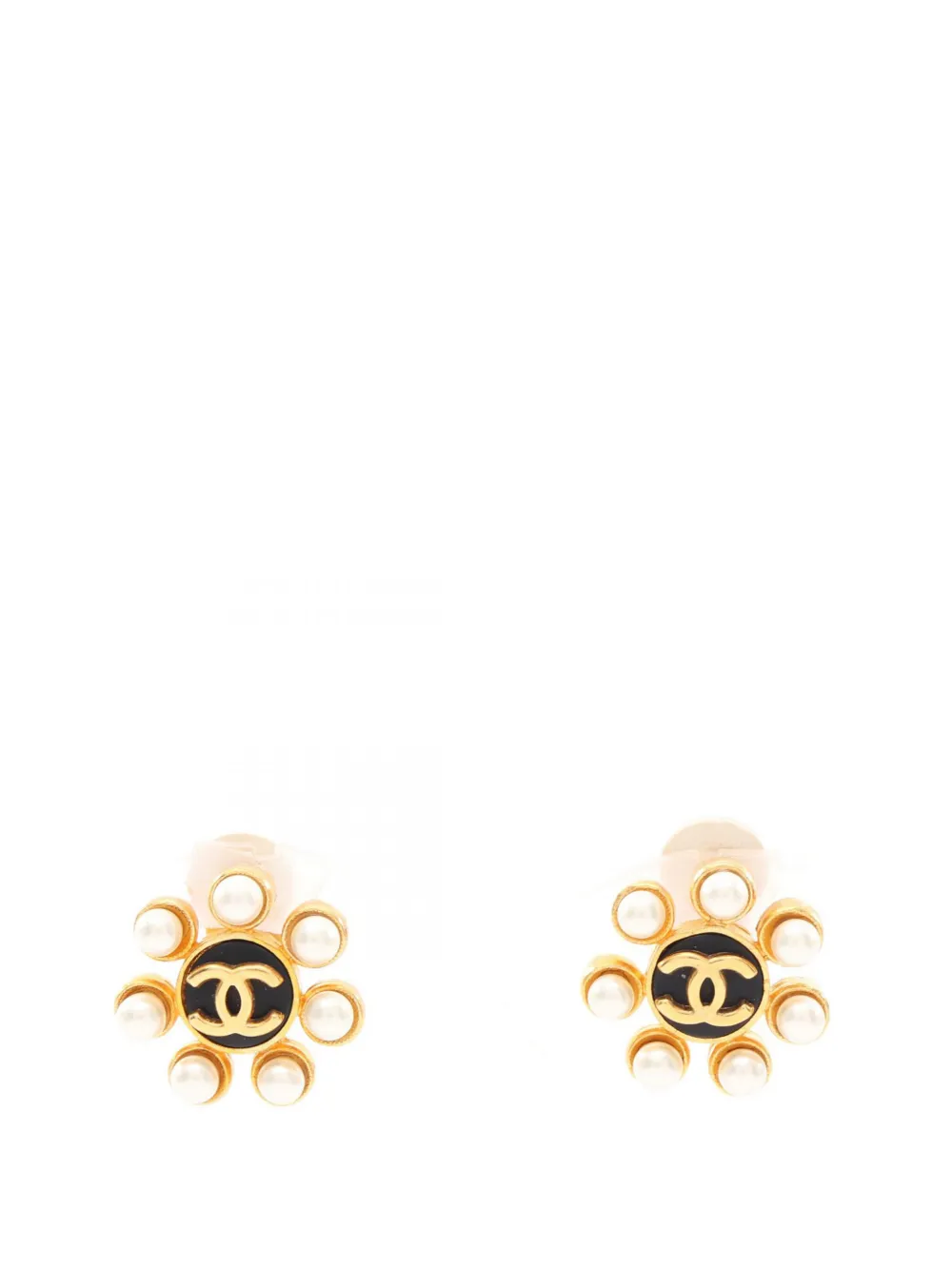 CHANEL Pre-Owned 1995 CC Gold Plated Faux Pearl Enamel Flower Clip On Earrings costume earrings