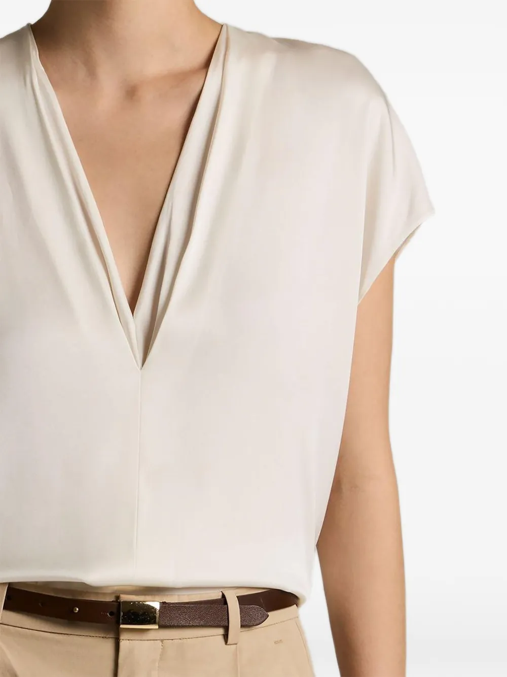 Vince Top met kapmouwen en V-hals Beige