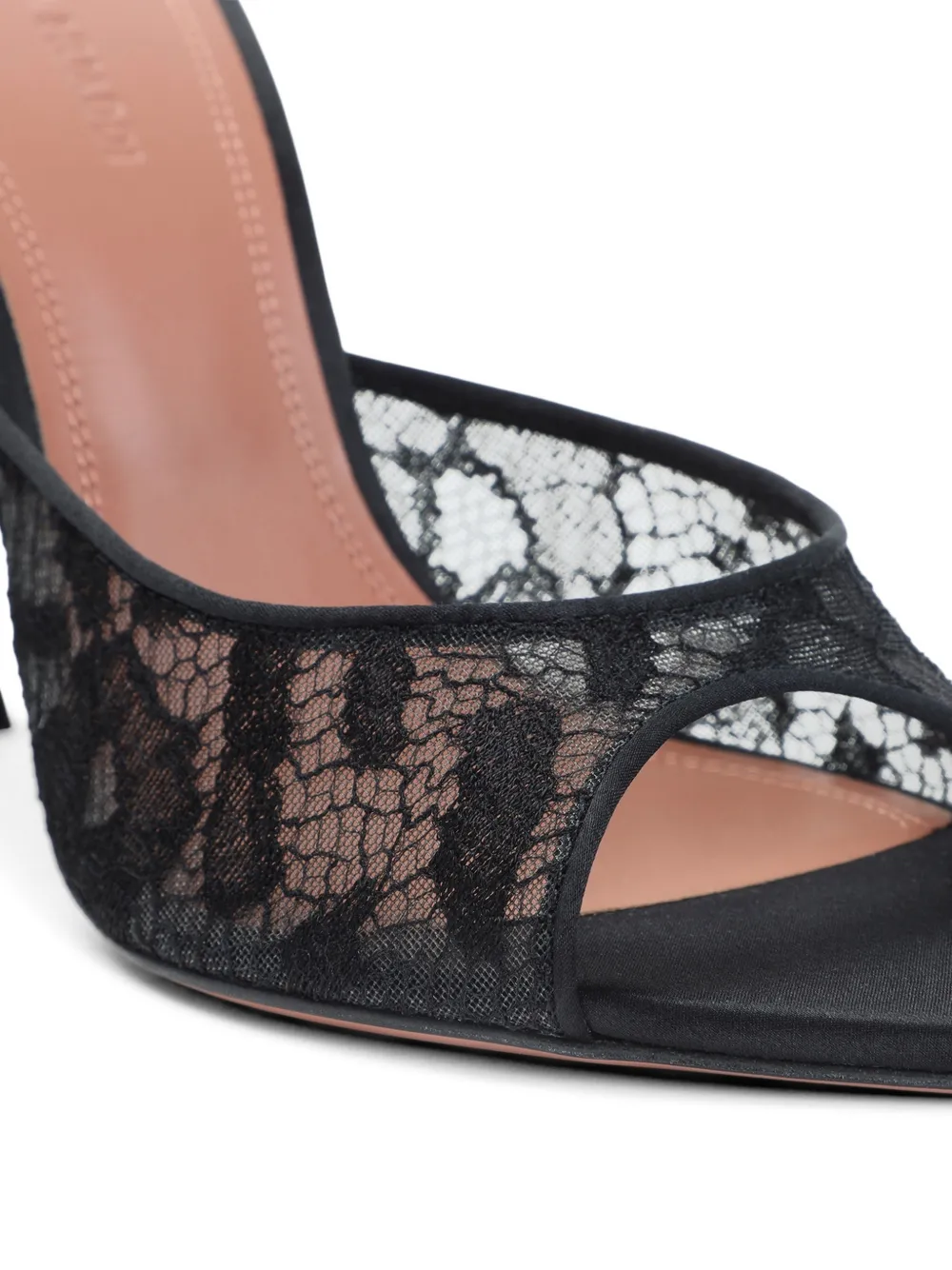 Amina Muaddi Alexa Lace 95 pumps Zwart