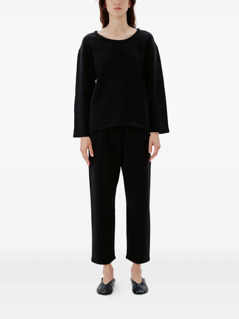 Another Tomorrow Sweater met diepe ronde hals Zwart