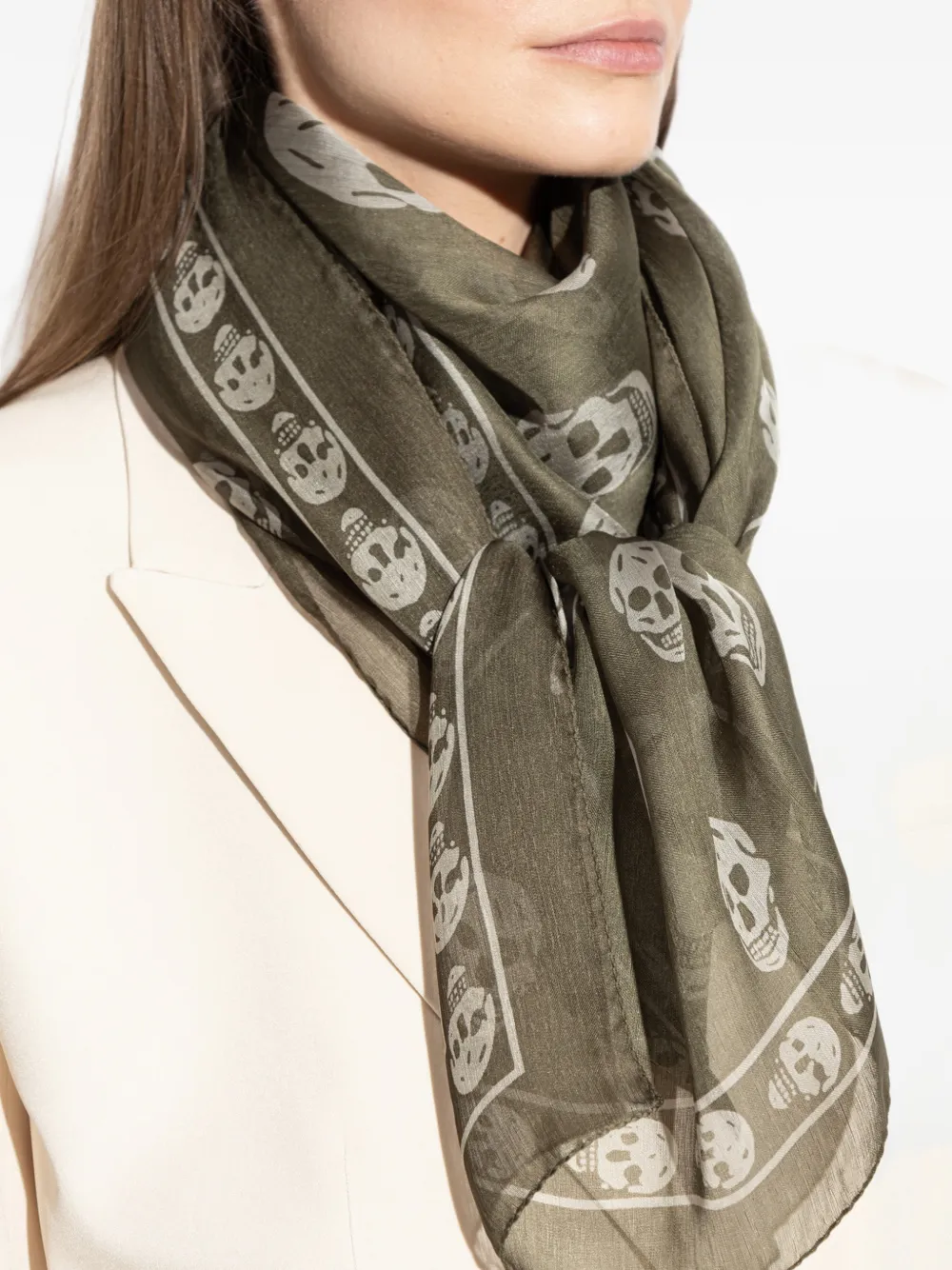 Alexander McQueen スカル スカーフ | グリーン | FARFETCH JP