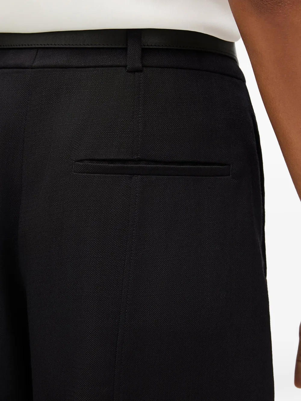 Another Tomorrow Ruimvallende bermuda shorts Zwart