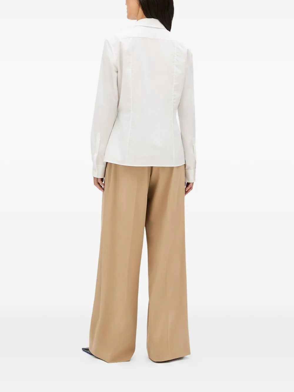 Another Tomorrow Getailleerde blouse met pijldetail Wit