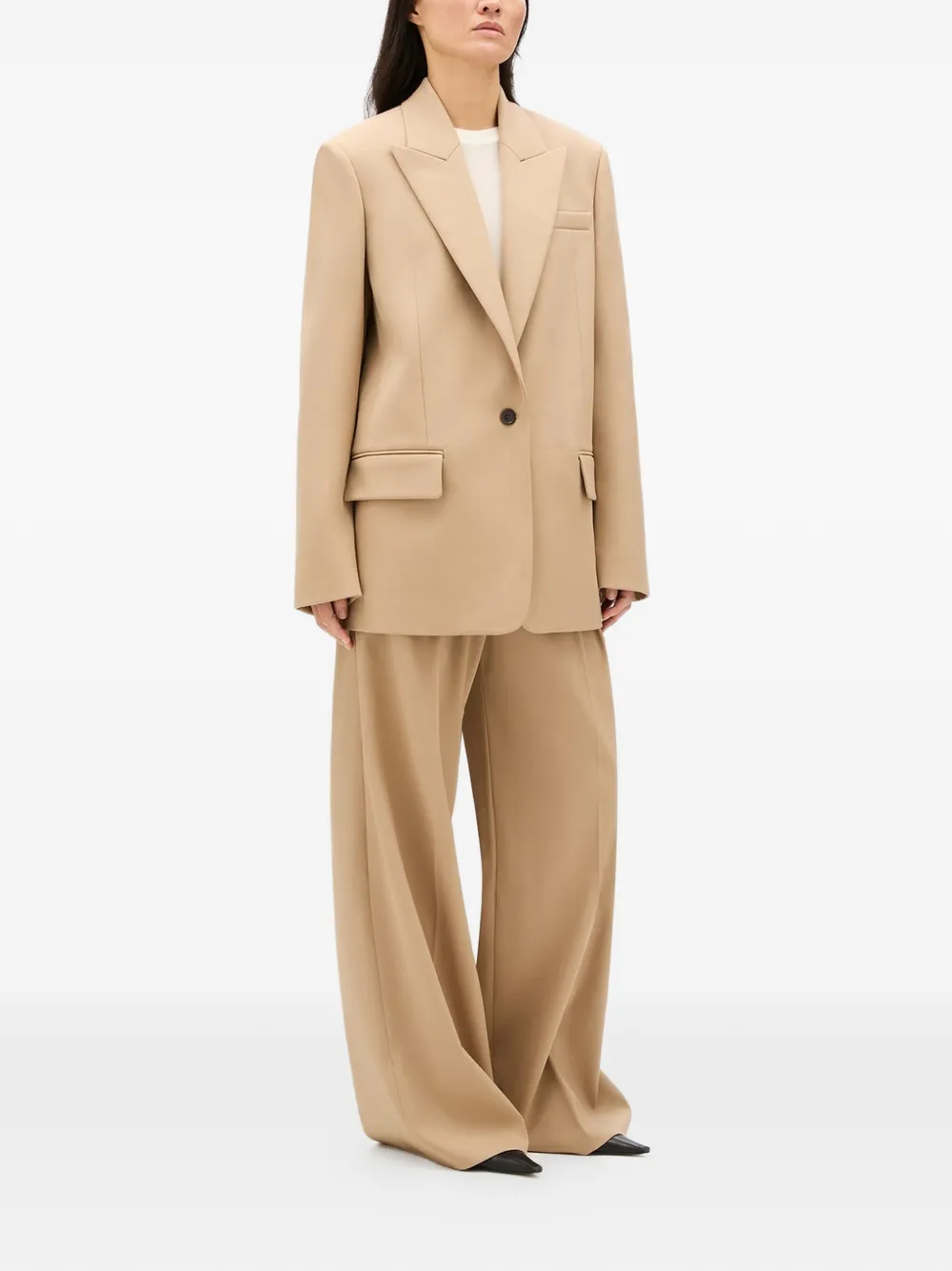 Another Tomorrow Oversized blazer met puntige revers Beige