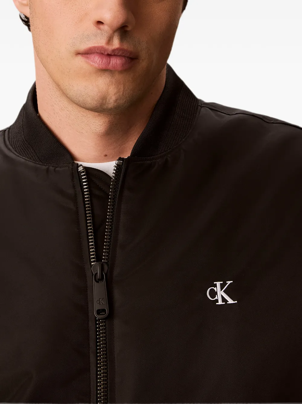 Calvin Klein Bomberjack met geborduurd logo Zwart