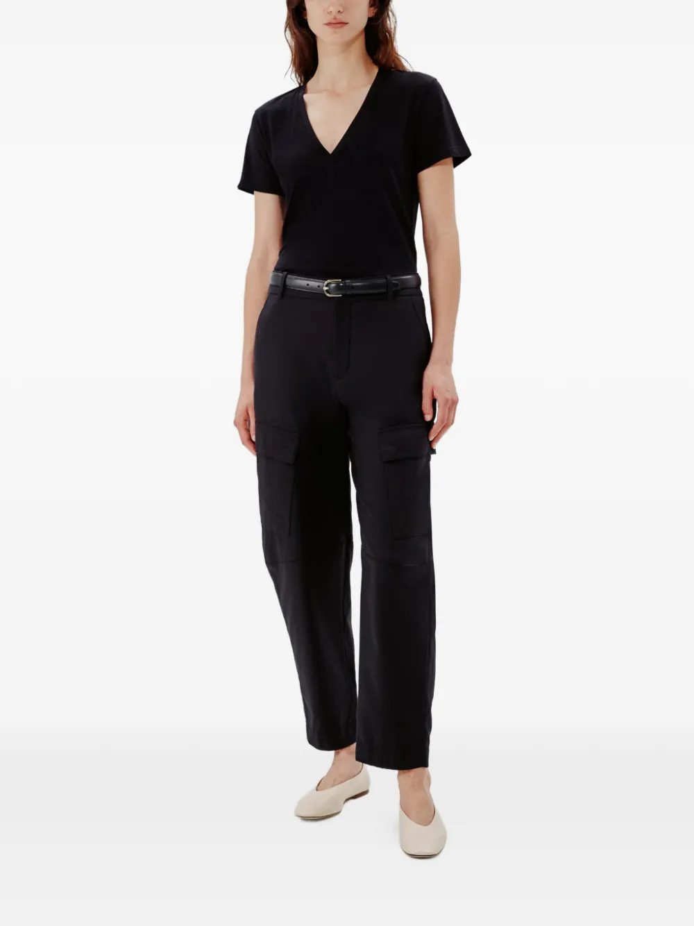 Another Tomorrow T-shirt met V-hals Zwart