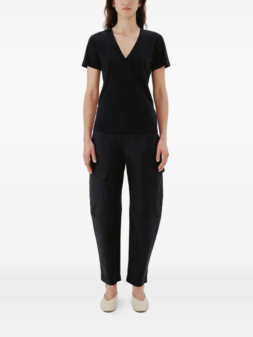 Another Tomorrow T-shirt met V-hals Zwart