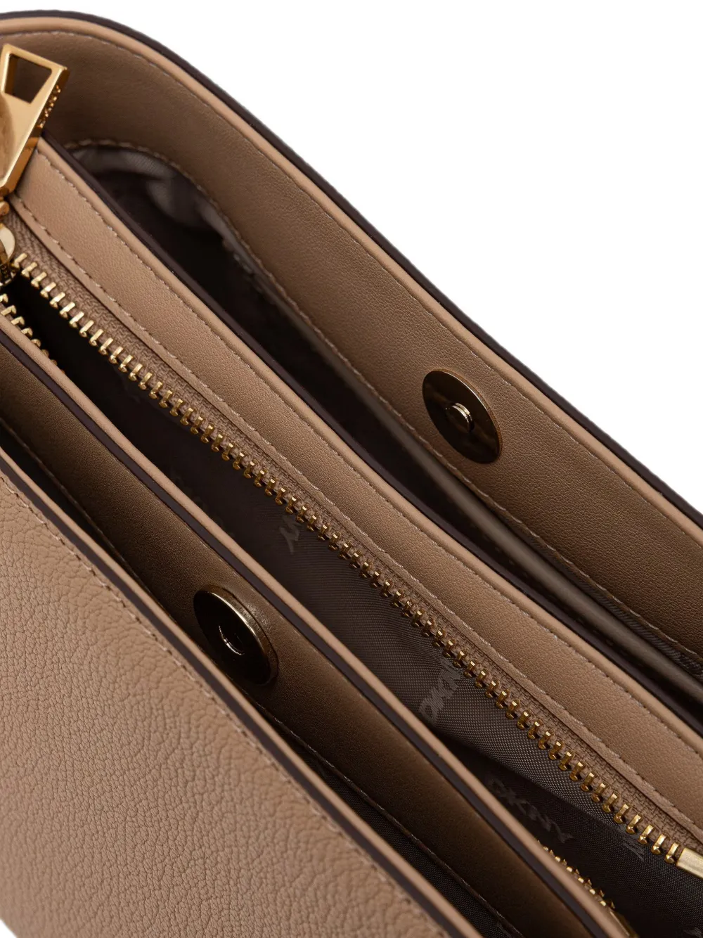 DKNY Alya crossbodytas met logoplakkaat Bruin