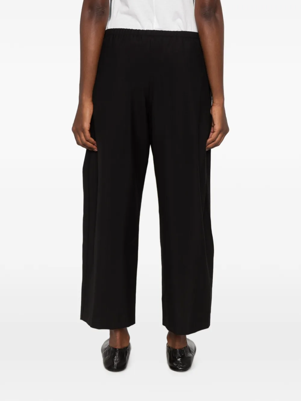 KHAITE Roma cropped broek met elastische tailleband Zwart