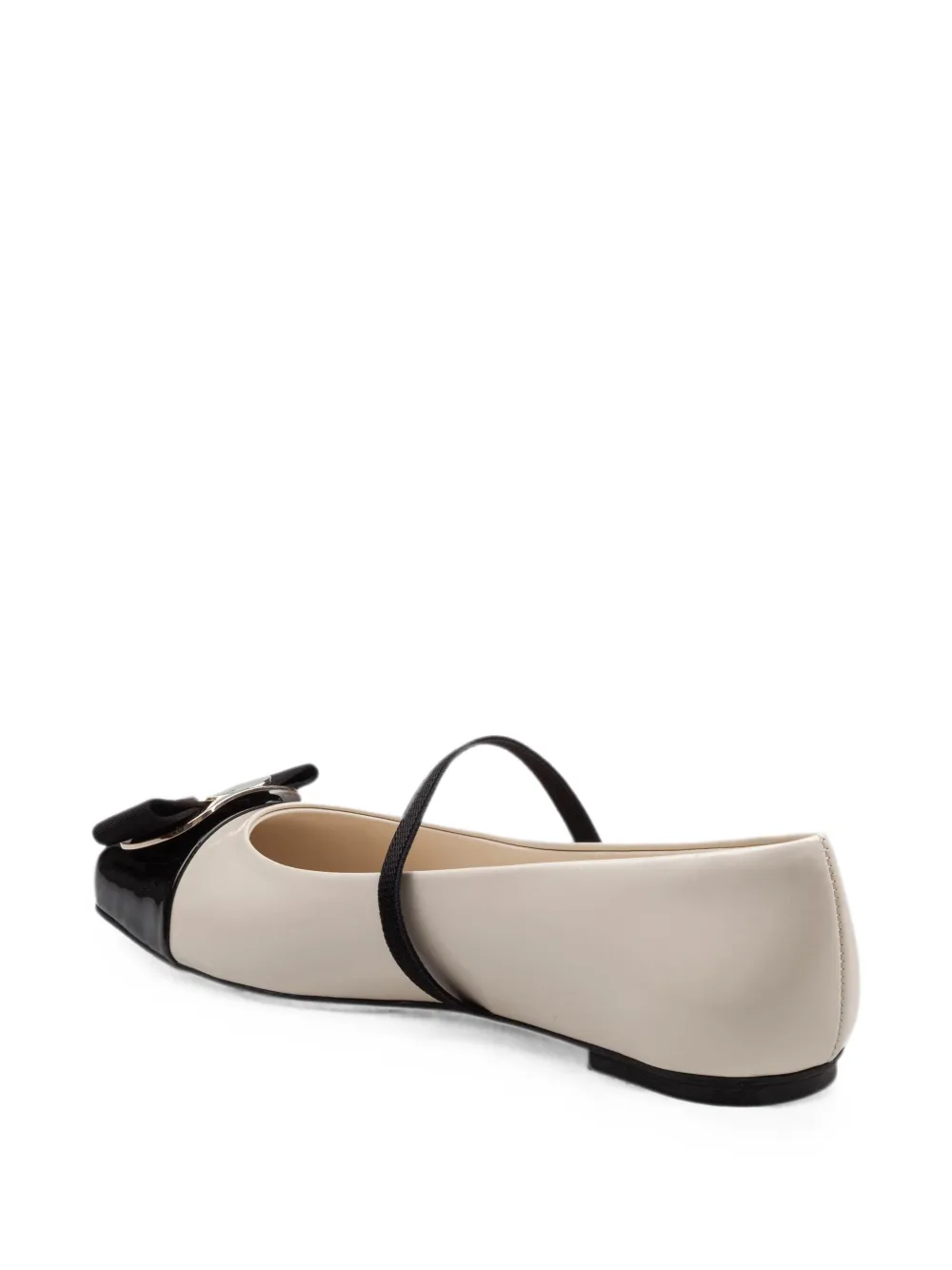Ferragamo Varina lakleren ballerina's Beige