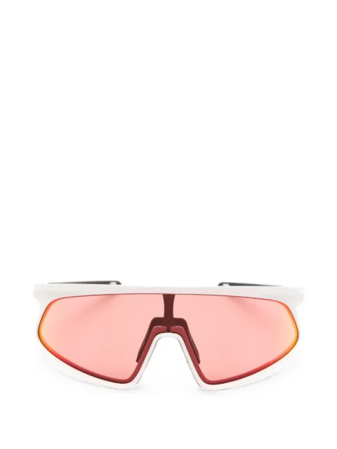 Oakley lentes de sol con armazón geométrica