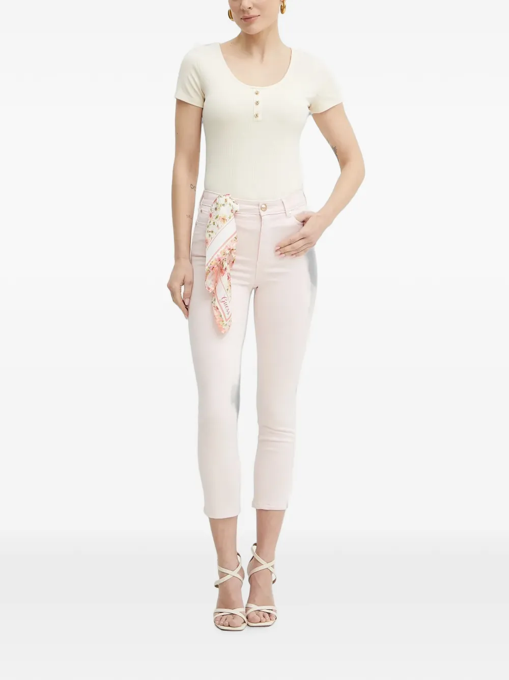 GUESS USA Karina geribbeld T-shirt met decoratieve knoop Beige