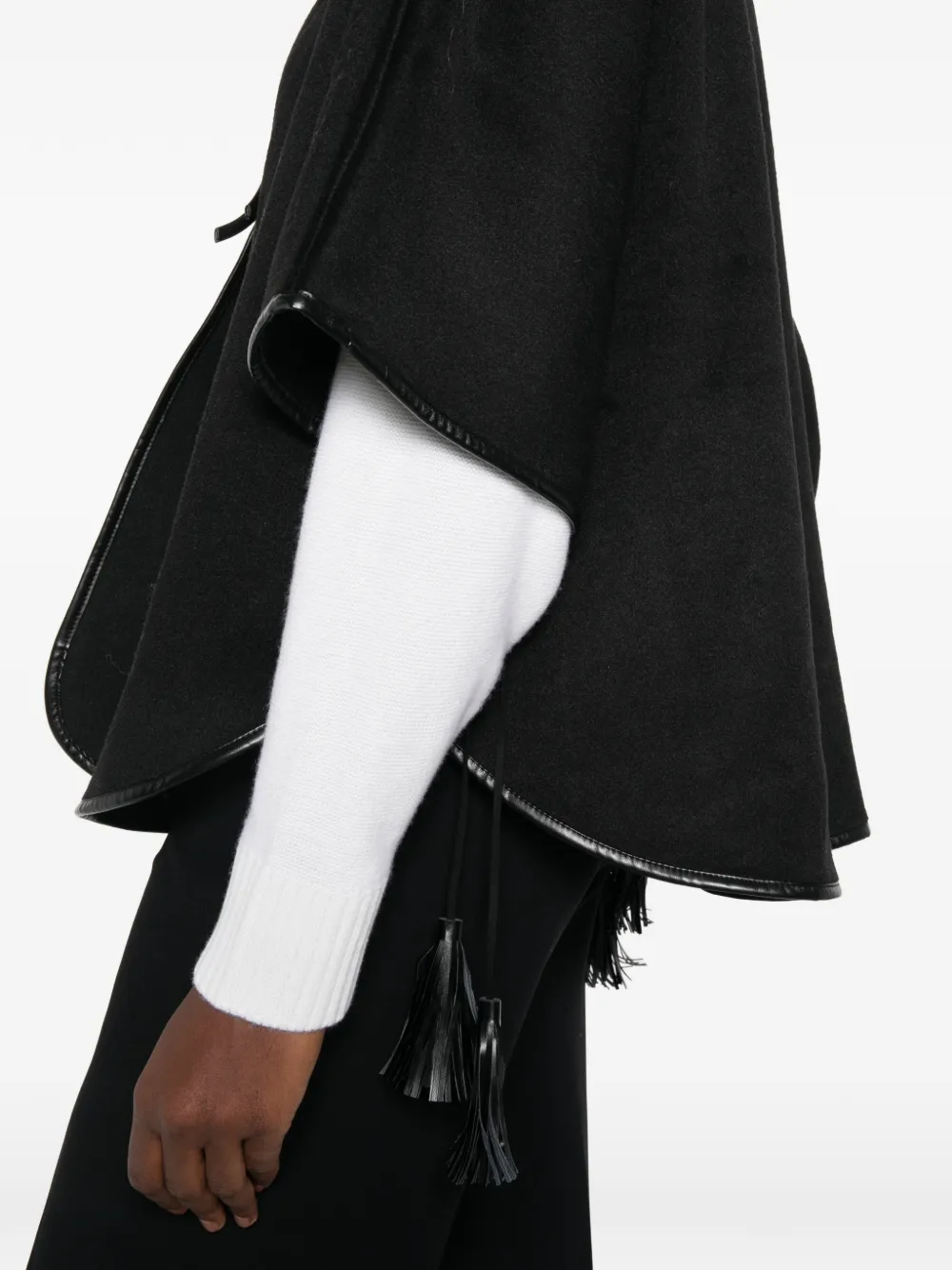 TWINSET faux-fur collar tassel cape Zwart