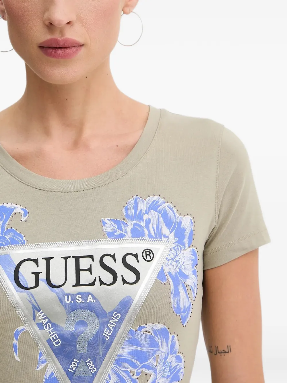 GUESS USA T-shirt met bloemendetail en logo-print Beige