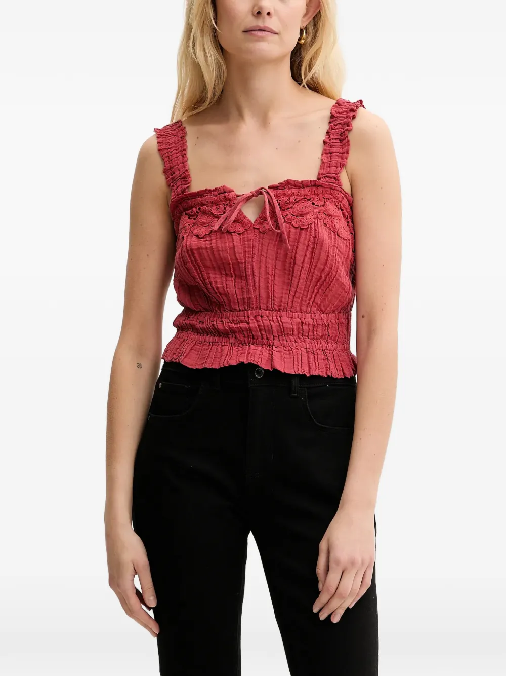 GUESS USA Reya smocked broderie-anglaise top - Rosso