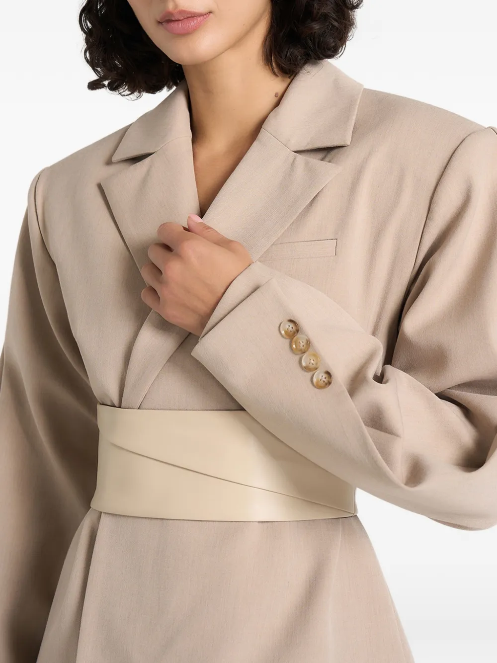 Manière De Voir Marie blazer met gedraaide mouwen en ceintuur Beige