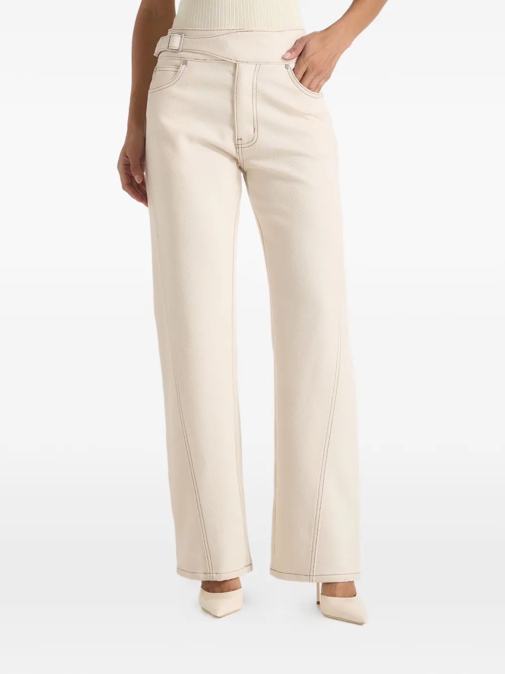Manière De Voir Loane twist-leg boyfriend jeans with waist adjuster - Toni neutri