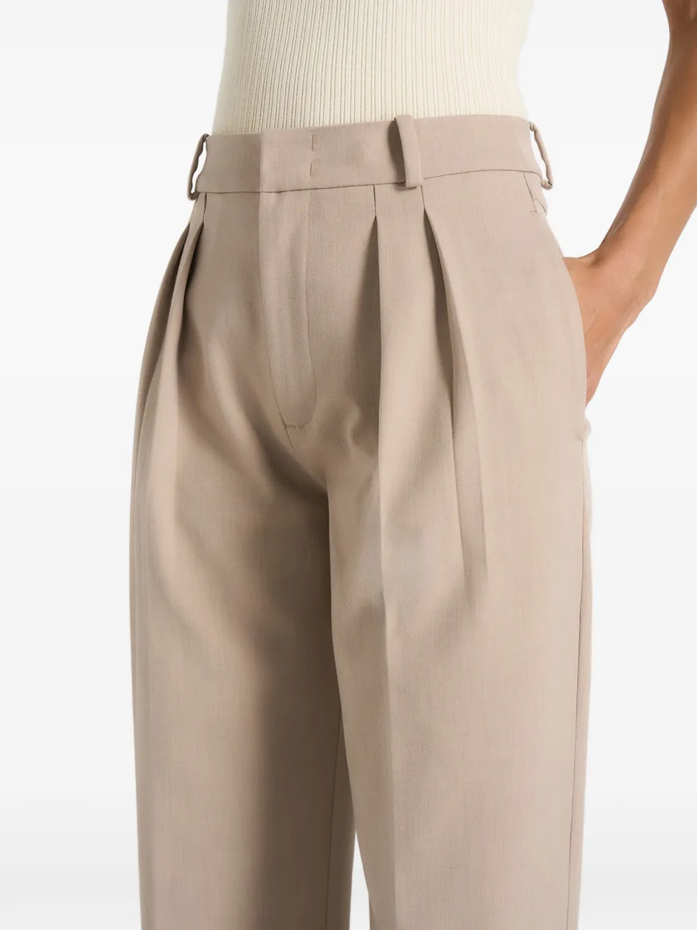 Manière De Voir Darlene pantalon met plooien en omgeslagen detail Beige