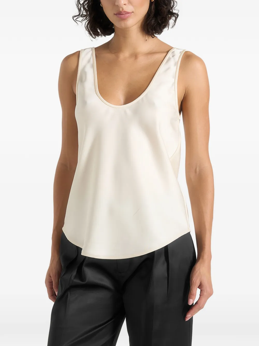 Manière De Voir Sasha satijnen tanktop met open achterkant en diepe ronde hals Beige