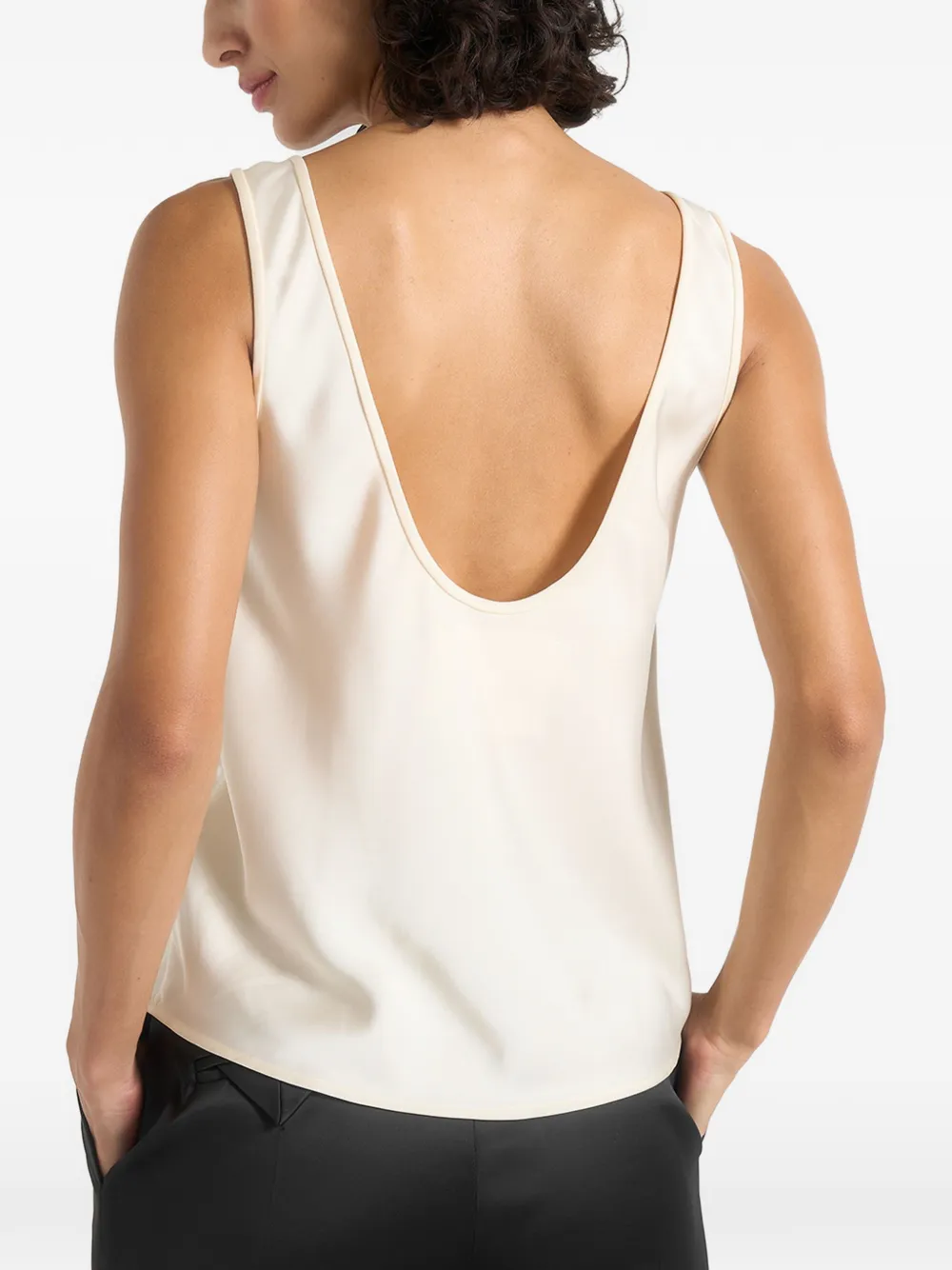Manière De Voir Sasha satijnen tanktop met open achterkant en diepe ronde hals Beige