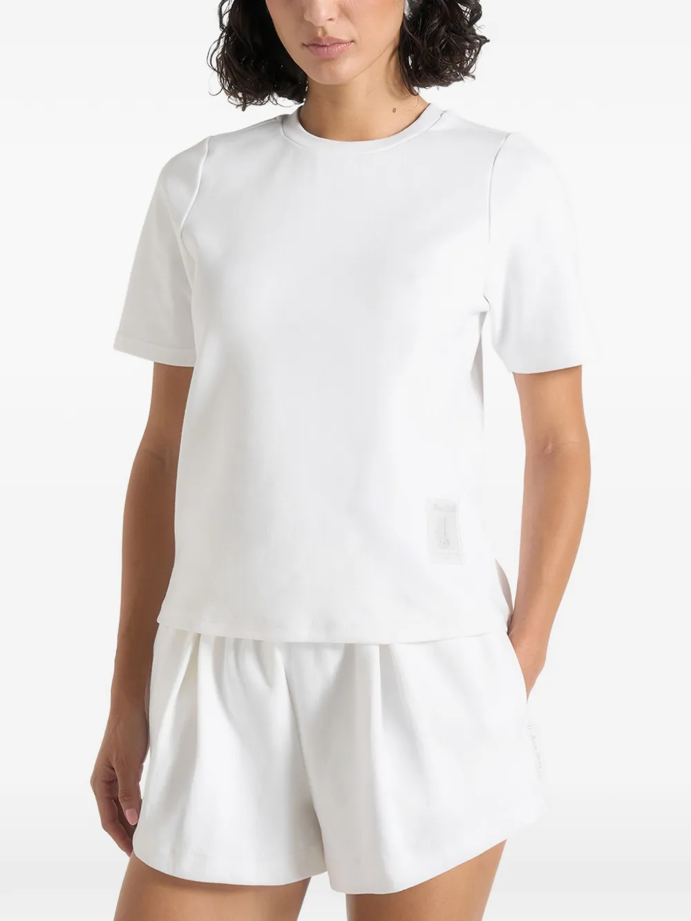 Manière De Voir TS002 in white short-sleeve cotton T-shirt