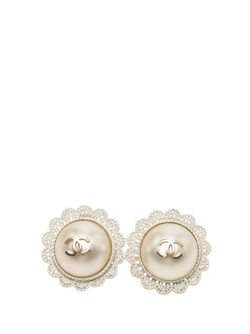 CHANEL Pre-Owned 2015 CC Gold Plated Faux Pearl Lace Push Back Earrings costume earrings - Oro